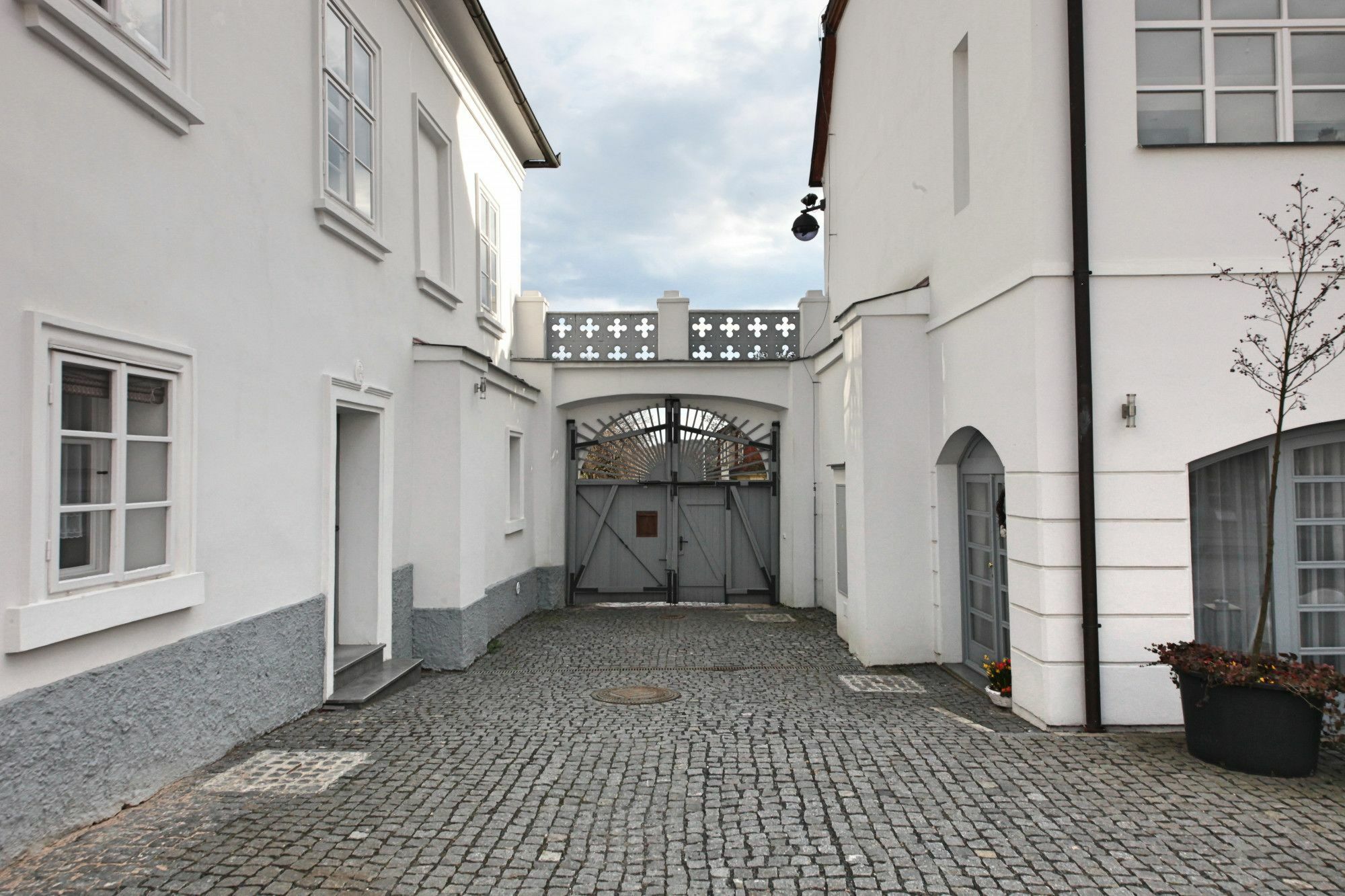 St. Terezie - Baroque Residence Прага Экстерьер фото